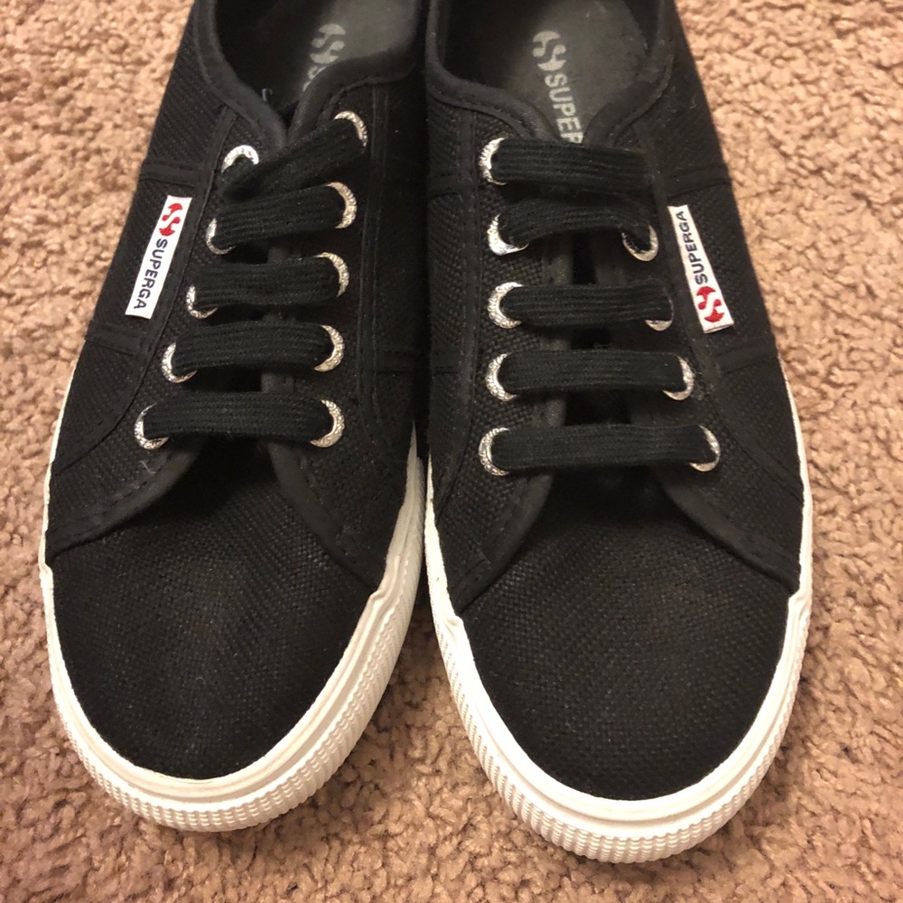 Black platform Supergas